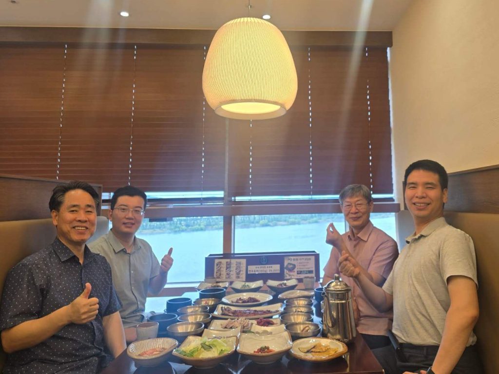법학과 졸업생 유의덕(刘懿德) 선생&nbsp;미팅
